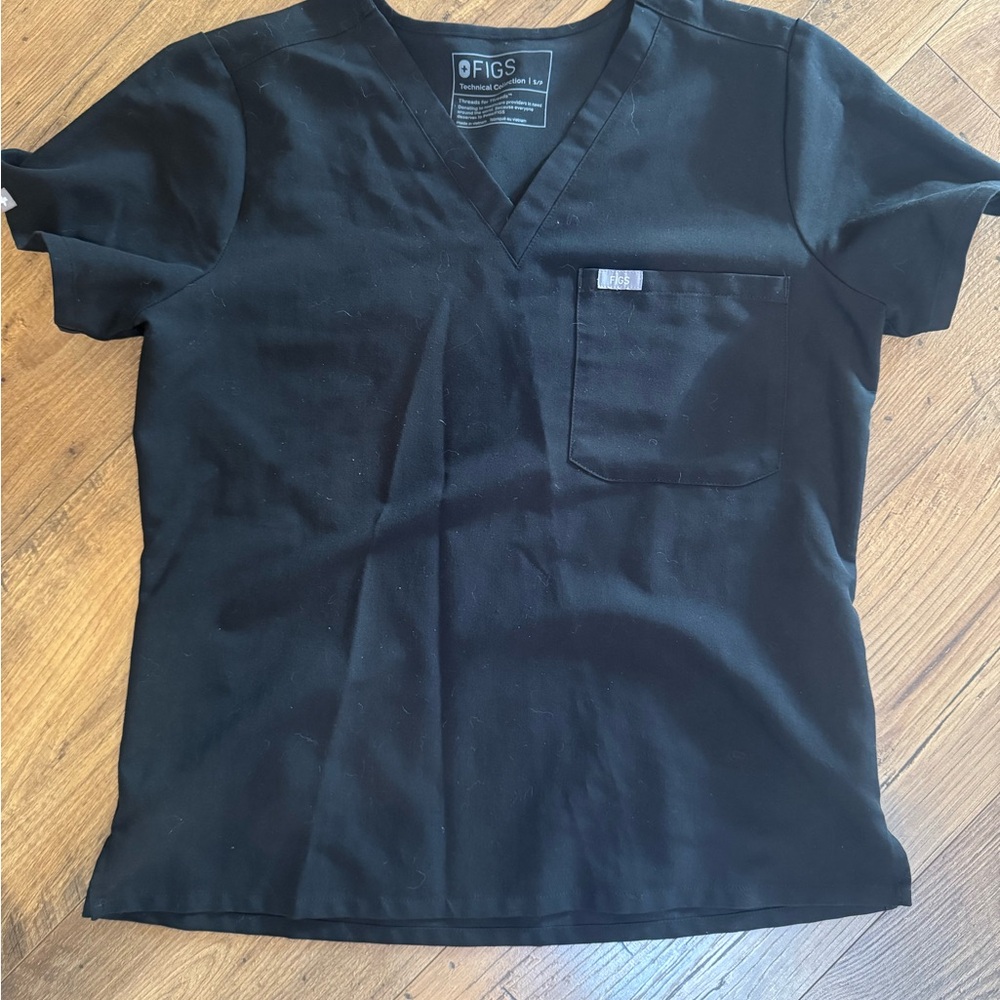 FIGS Women’s Catarina Black Scrub Top in Small Petite